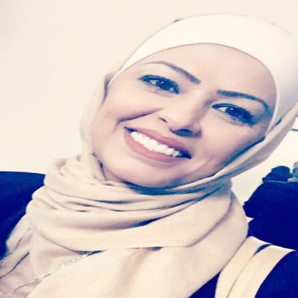 الاستاذه/ نيفين ياسين